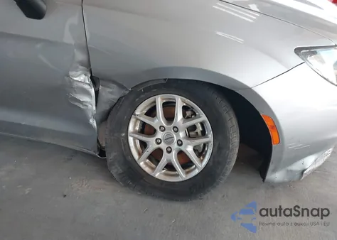 2021 Chrysler Voyager Lxi из США, поврежденный, VIN 2C4RC1DGXMR515823